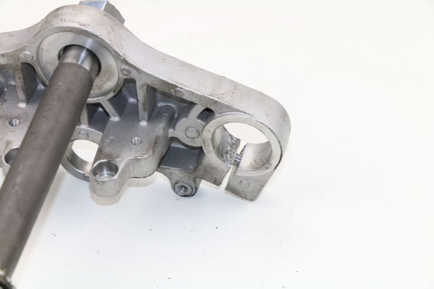 photo de UPPER FORK YOKE DAELIM VJ ROADWIN 125 (2004 - 2007)