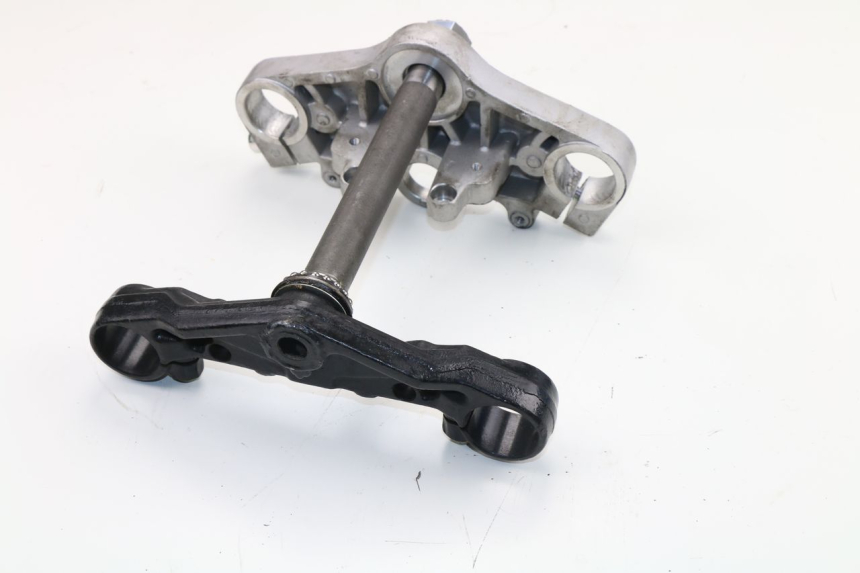 photo de UPPER FORK YOKE DAELIM VJ ROADWIN 125 (2004 - 2007)