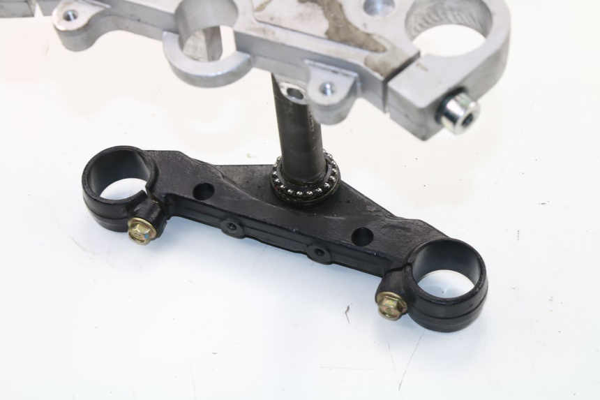 photo de UPPER FORK YOKE DAELIM VJ ROADWIN 125 (2004 - 2007)