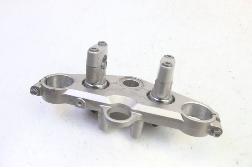 photo de UPPER FORK YOKE SUZUKI DL V STROM 1000 (2002 - 2007) - Technical close-up