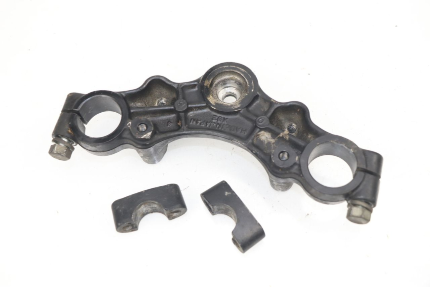photo de UPPER FORK YOKE SUZUKI GN 125 (1997 - 2000)