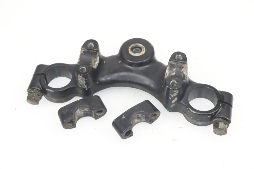 photo de UPPER FORK YOKE SUZUKI GN 125 (1997 - 2000)