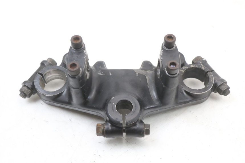 photo de UPPER FORK YOKE SUZUKI GSX E 250 (1982 - 1983)