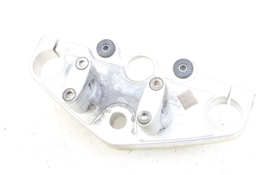 photo de UPPER FORK YOKE SUZUKI GZ MARAUDER 125 (1998 - 2004)