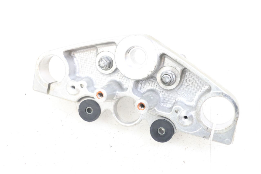 photo de UPPER FORK YOKE SUZUKI GZ MARAUDER 125 (1998 - 2004)