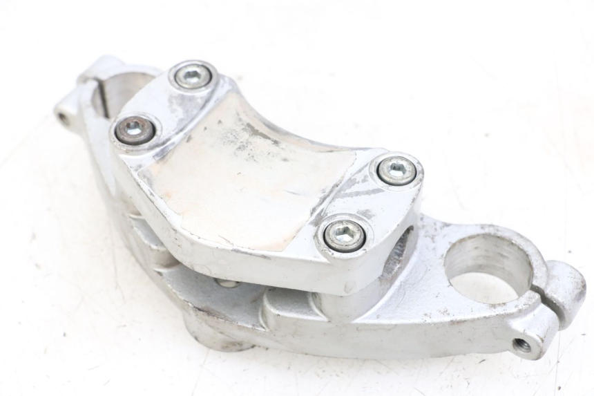 photo de UPPER FORK YOKE HYOSUNG GF 125 (2001 - 2005)