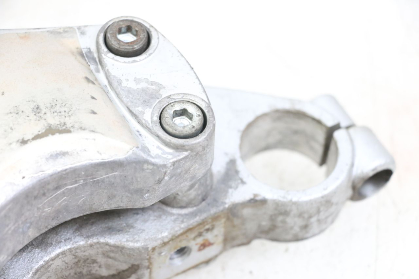 photo de UPPER FORK YOKE HYOSUNG GF 125 (2001 - 2005)