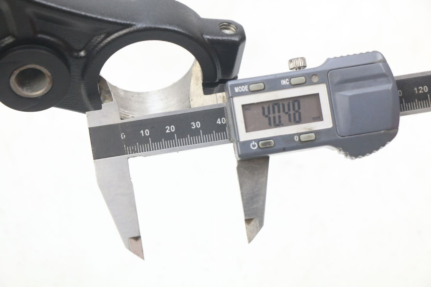photo de UPPER TRIPLE CLAMP KAWASAKI Z 650 (2016 - 2019)