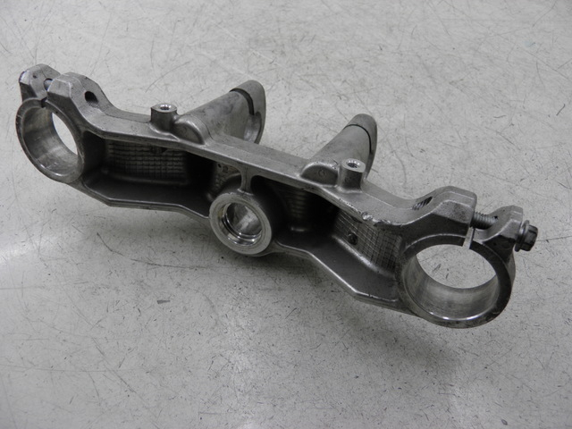 photo de UPPER FORK YOKE SUZUKI BURGMAN EXECUTIVE 650 (2008 - 2010)