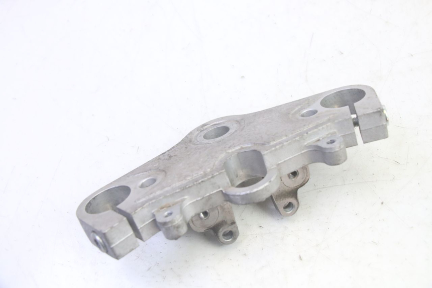 photo de UPPER TRIPLE CLAMP DAELIM VJ ROADWIN FI 125 (2008 - 2017) - Component detail