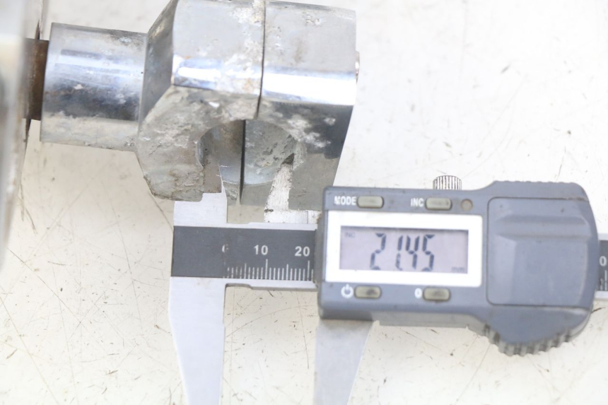 photo de UPPER TRIPLE CLAMP DAELIM VL DAYSTAR 125 (2000 - 2011)