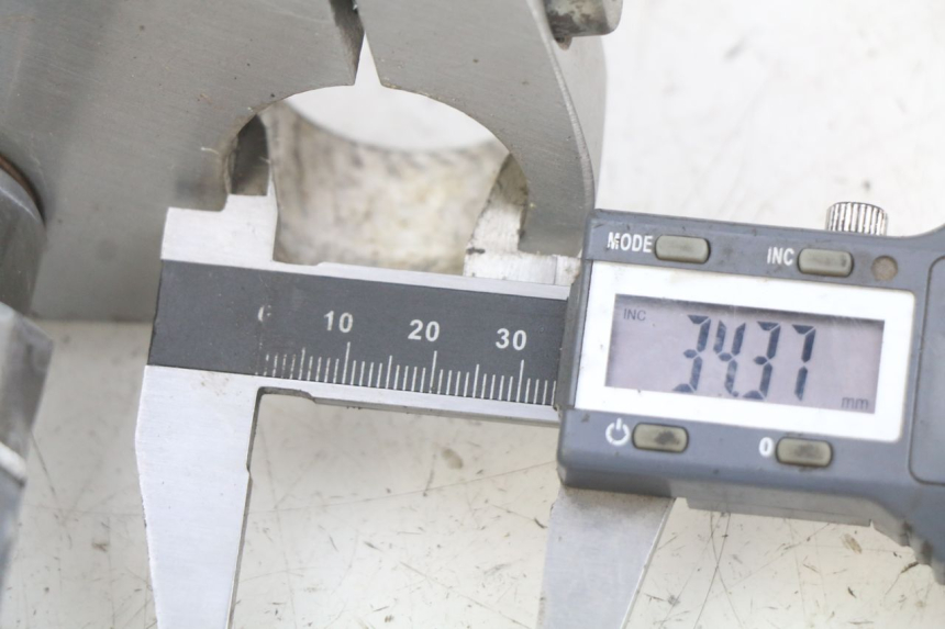 photo de UPPER TRIPLE CLAMP DAELIM VL DAYSTAR 125 (2000 - 2011)
