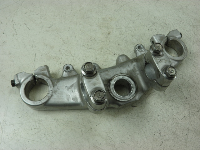 photo de UPPER FORK YOKE YAMAHA TW 125 (1998 - 2002)