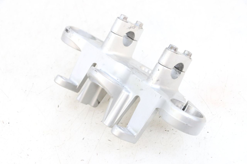 photo de UPPER FORK YOKE KAWASAKI ZR 7 750 (1999 - 2001) - Fixing points details