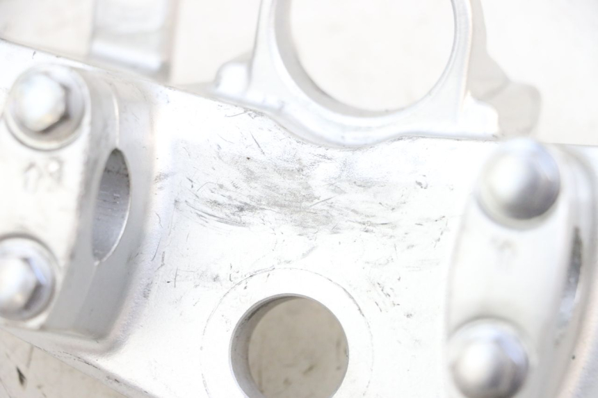 photo de UPPER FORK YOKE KAWASAKI ZR 7 750 (1999 - 2001) - Markings and original references