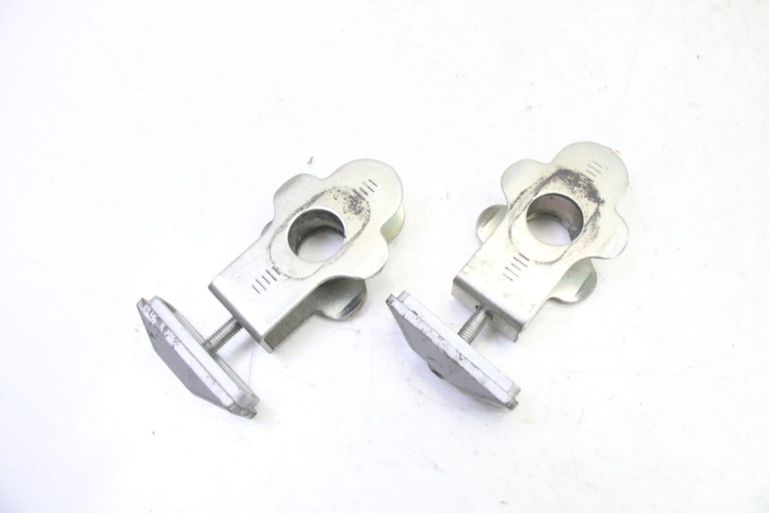photo de CHAIN ADJUSTER SUZUKI GSR 750 (2011 - 2017)