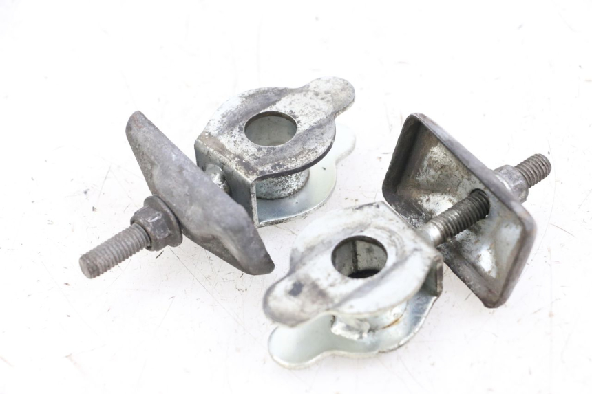 photo de CHAIN ADJUSTER SUZUKI GZ MARAUDER 125 (1998 - 2004)