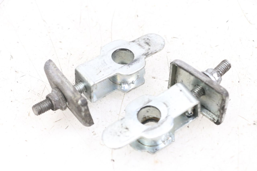 photo de CHAIN ADJUSTER HYOSUNG GF 125 (2001 - 2005)
