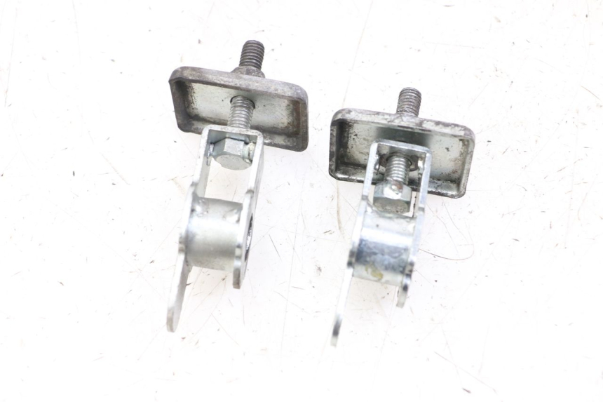 photo de CHAIN ADJUSTER HYOSUNG GF 125 (2001 - 2005)