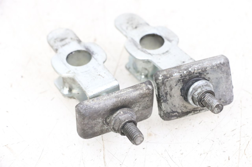 photo de CHAIN ADJUSTER HYOSUNG GF 125 (2001 - 2005)