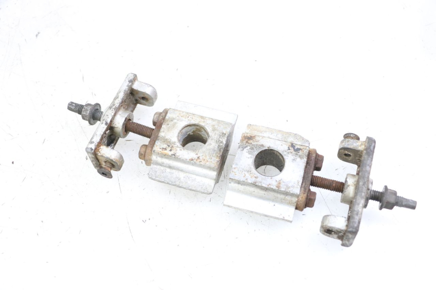 photo de CHAIN ADJUSTER KAWASAKI ZR7 ZR-7 S 750 (1999 - 2004)