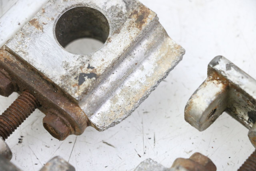 photo de CHAIN ADJUSTER KAWASAKI ZR7 ZR-7 S 750 (1999 - 2004)