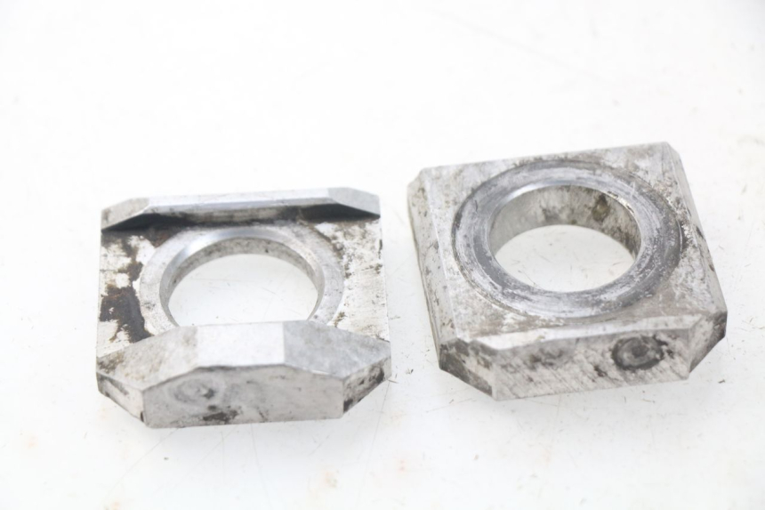 photo de CHAIN ADJUSTER SUZUKI GSX-R GSXR 600 (2001 - 2003)