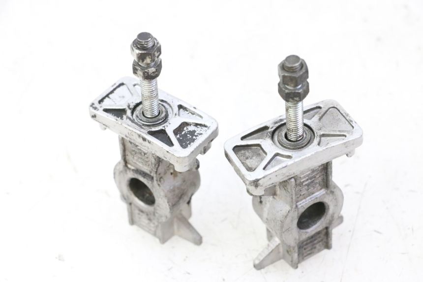 photo de CHAIN ADJUSTER YAMAHA XJ6 ABS 600 (2008 - 2016)