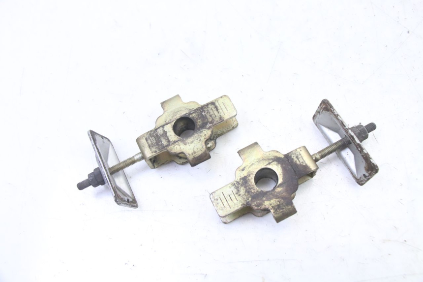 photo de CHAIN ADJUSTER HONDA XLV VARADERO 125 (2000 - 2006)