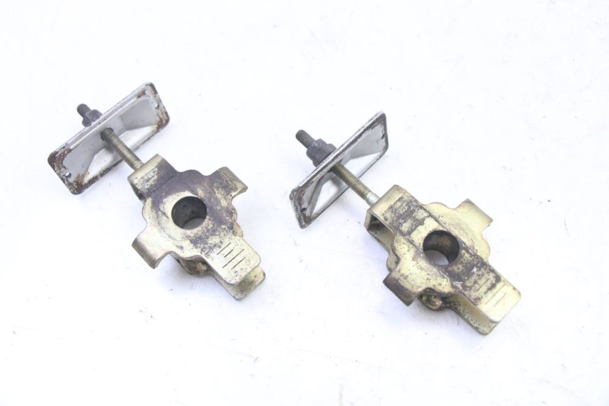 photo de CHAIN ADJUSTER HONDA XLV VARADERO 125 (2000 - 2006)