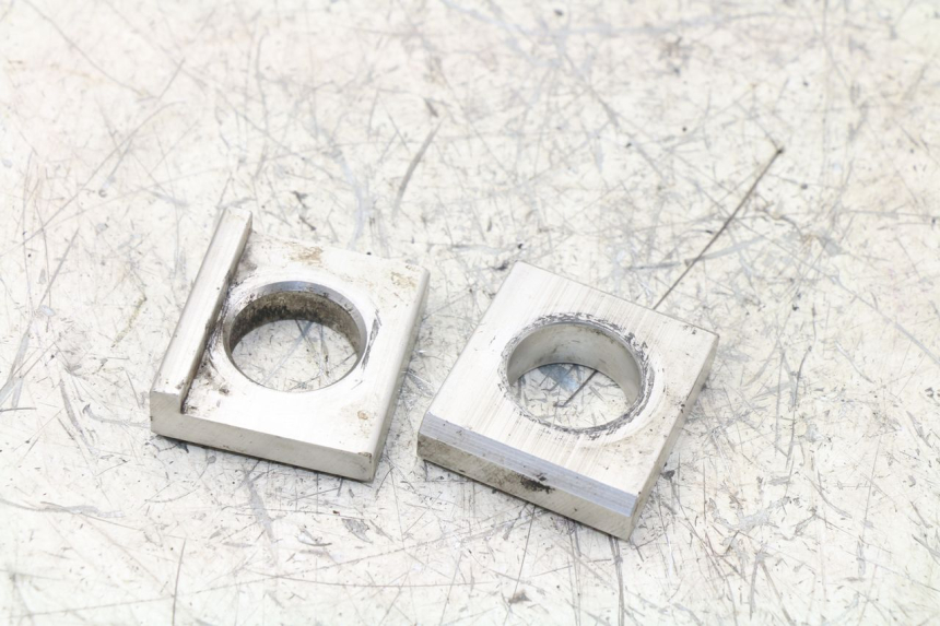 photo de CHAIN ADJUSTER YAMAHA FZ1 FAZER 1000 (2007 - 2009)