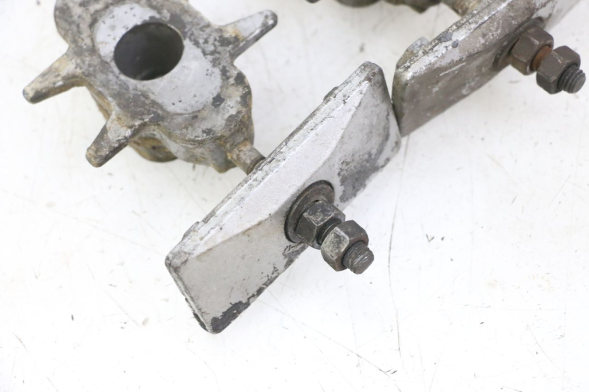 photo de CHAIN TENSIONER YAMAHA FZS FAZER 600 (2001 - 2003)