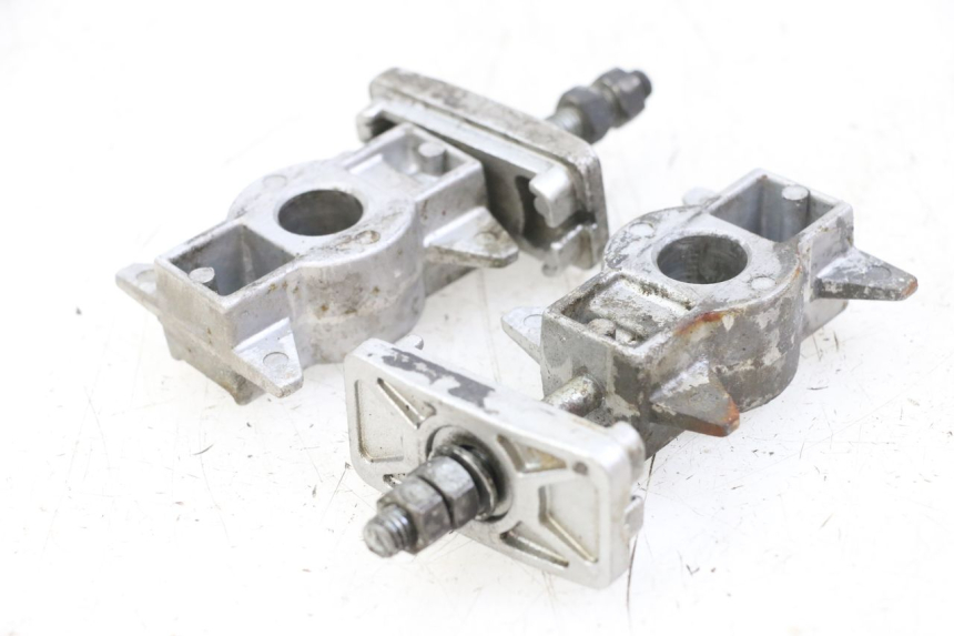 photo de CHAIN ADJUSTER YAMAHA XJ6 ABS 600 (2008 - 2016)