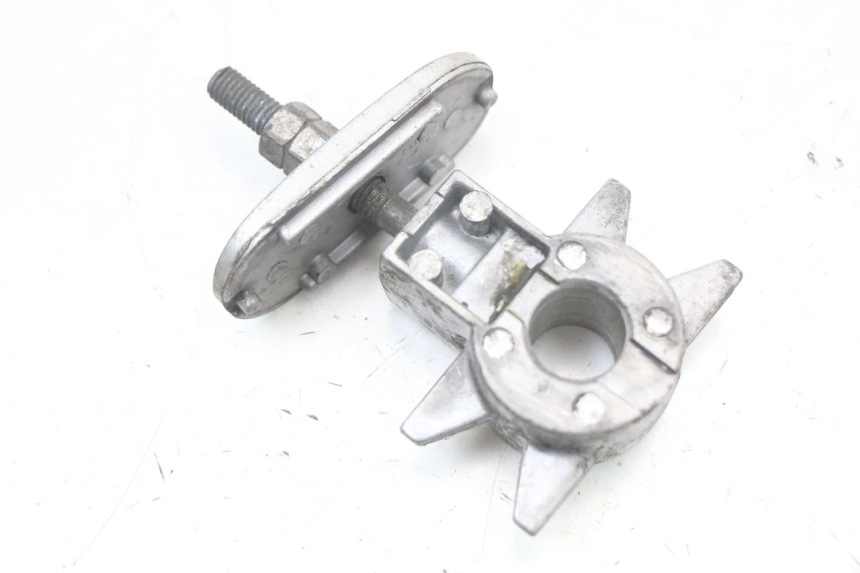 photo de CHAIN ADJUSTER YAMAHA XJS DIVERSION 600 (1997 - 1999)