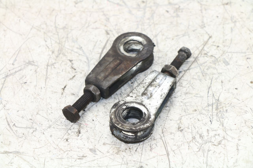 photo de CHAIN ADJUSTER YAMAHA YBR 125 (2004 - 2006)
