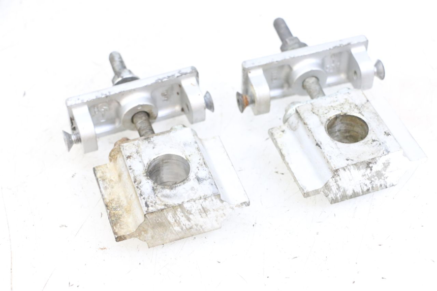 photo de CHAIN ADJUSTER KAWASAKI ZR 7 750 (1999 - 2001) - Technical close-up