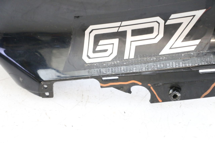 photo de FRONT FAIRING KAWASAKI GPZ RX 1000 (1986 - 1988) - Distinctive features