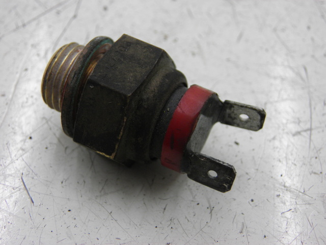 photo de THERMO SWITCH PIAGGIO X8 125 (2004 - 2007)