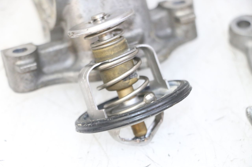 photo de THERMOSTAT HONDA CB R 1000 (2018 - 2023)