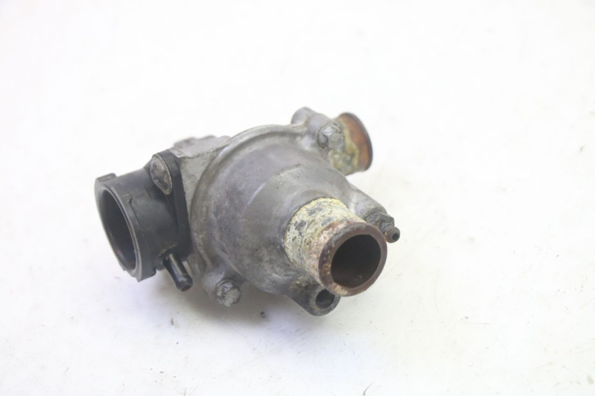 photo de THERMOSTAT KAWASAKI GPZ RX 1000 (1986 - 1988) - Fixing points details
