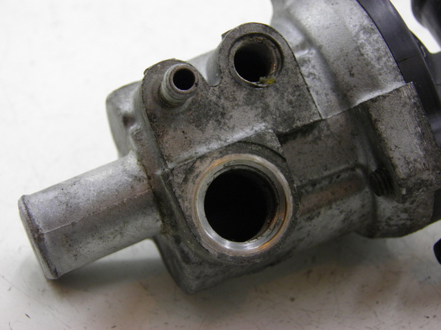 photo de THERMOSTAT YAMAHA FZS FAZER 600 (1998 - 2001)