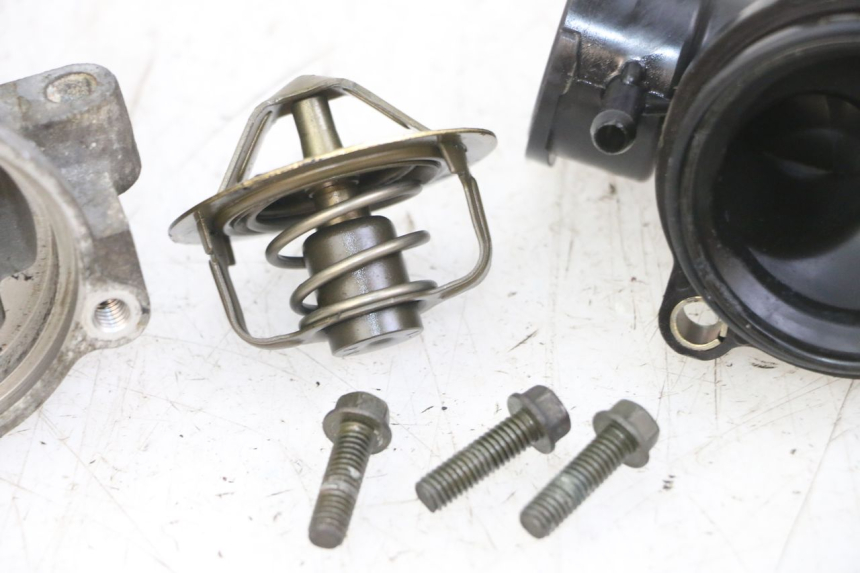 photo de THERMOSTAT YAMAHA FZS FAZER 600 (2001 - 2003)