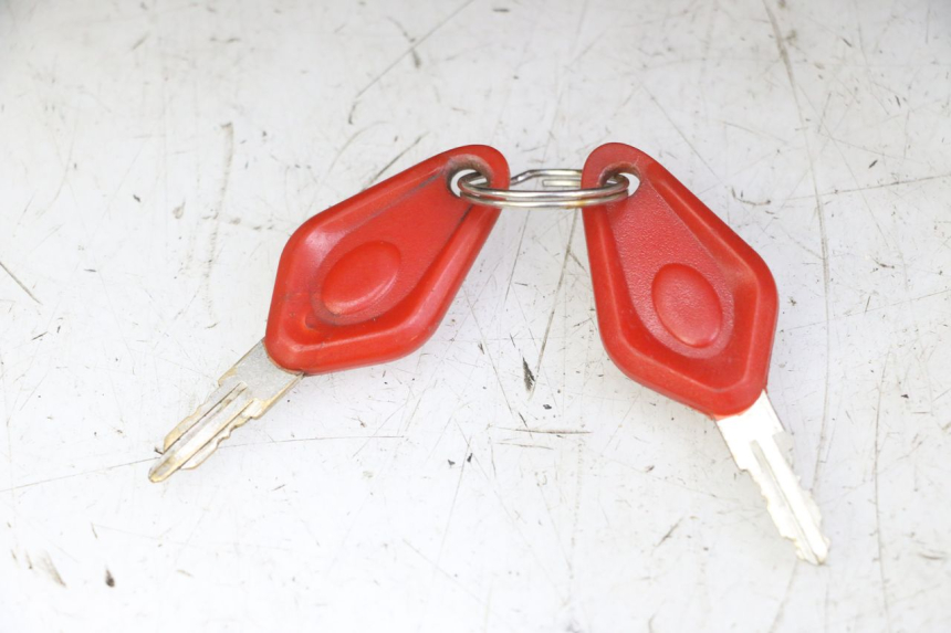 photo de TOP BOX PEUGEOT KISBEE 2T 50 (2010 - 2017)