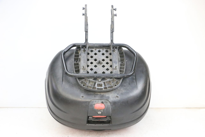 photo de TOP BOX PEUGEOT KISBEE 4T 50 (2010 - 2017) - Technical close-up