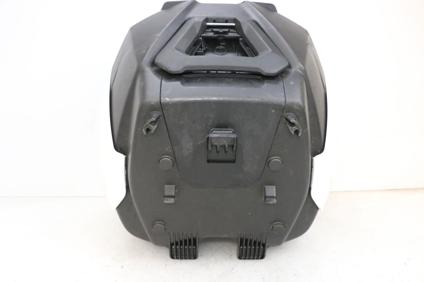 photo de TOP BOX YAMAHA NEO'S CORE 1 (2022 - 2026) - Zoom on usage condition