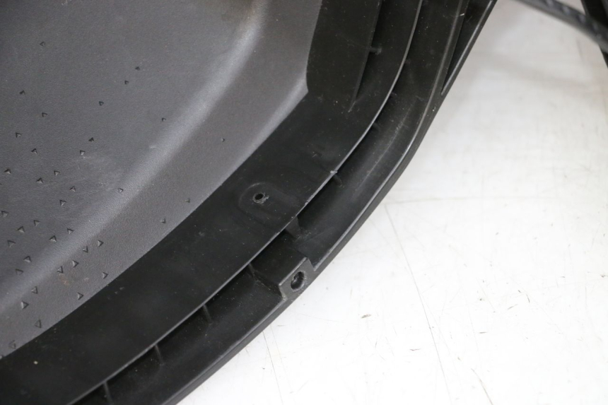 photo de TOP BOX YAMAHA NEO'S CORE 1 (2022 - 2026) - High-resolution close-up