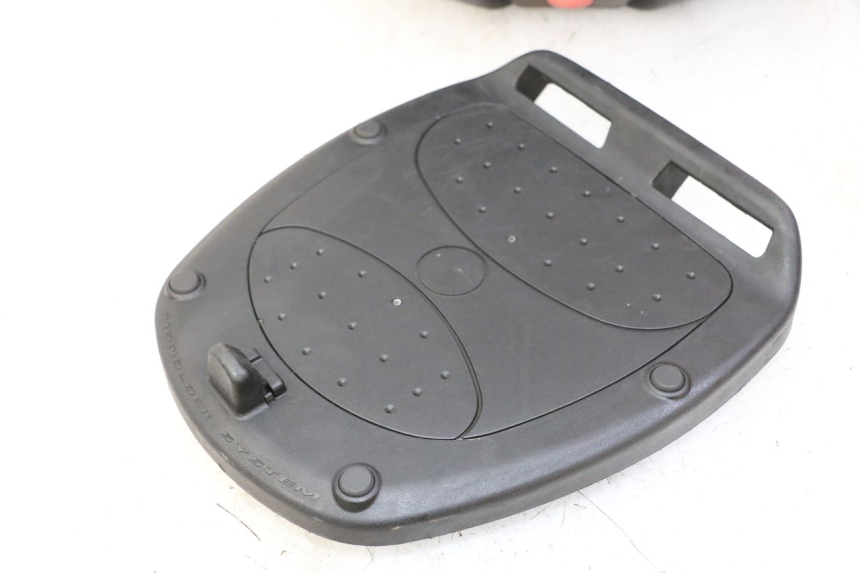 photo de TOP BOX PEUGEOT V-CLIC VCLIC 50 (2007 - 2013)