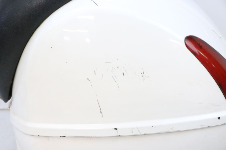 photo de TOP BOX PIAGGIO VESPA GTS SUPER IE 125 (2009 - 2016) - Supplementary product photo