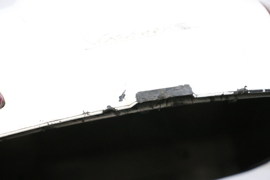 photo de TOP BOX PIAGGIO VESPA GTS SUPER IE 125 (2009 - 2016) - Technical close-up