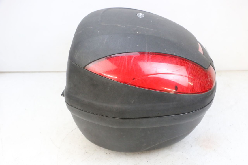 photo de TOP BOX YAMAHA XMAX X-MAX 125 (2006 - 2009) - Detailed visual inspection